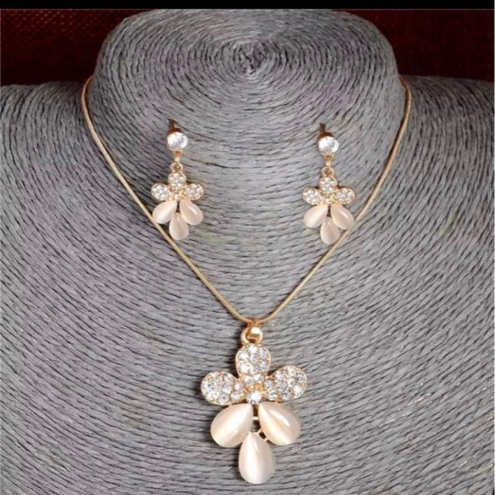 Necklace for women
